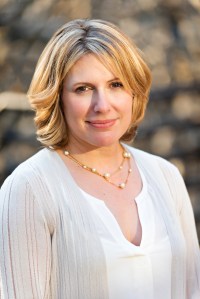 Holly Tucker (c) Kimberly Wylie_300dpi