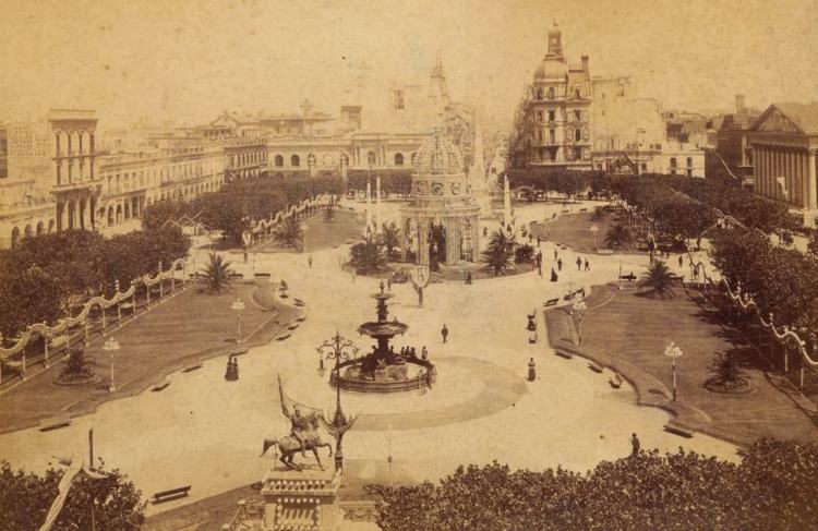 01 IMG Plaza de Mayo AGN 1890.jpg
