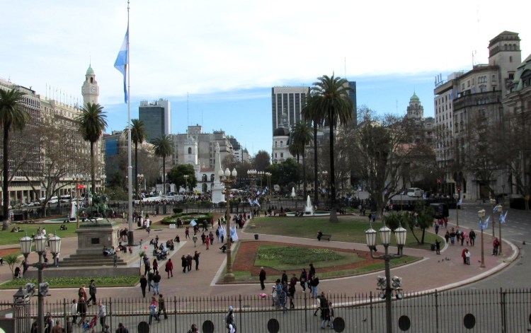 02 IMG Plaza de Mayo Pineda 2014.JPG
