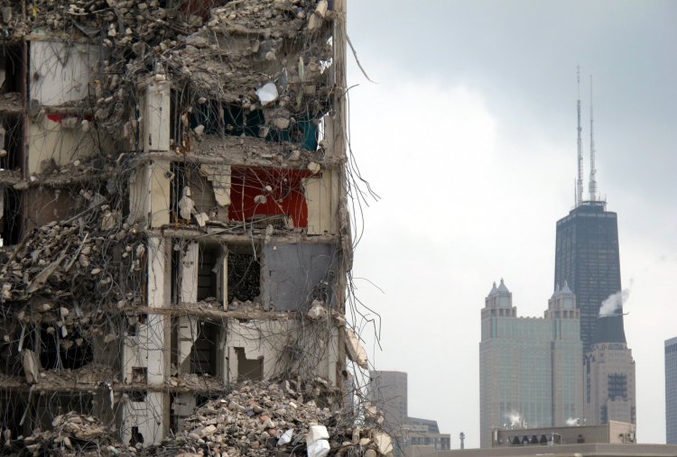 Cabrini_green_demolition_2