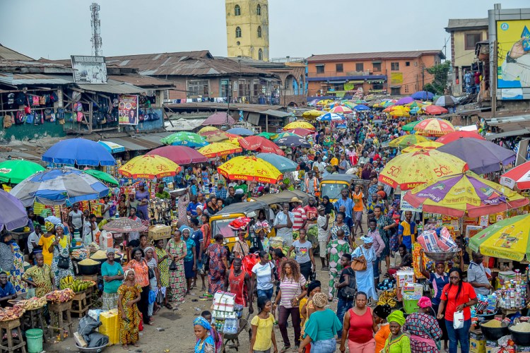 Market_in_Mushin,_Lagos